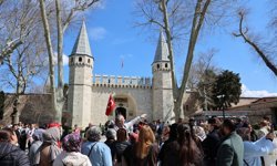 Küçükçekmeceliler Topkapı Sarayı’nda tarihle buluştu