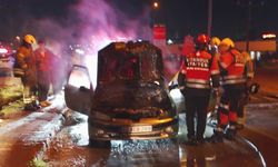 Silivri'de seyir halindeki otomobil alev alev yandı