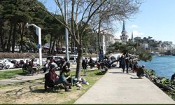İstanbullular güneşi fırsat bildi, sahillere akın etti