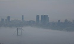 İstanbul'da yoğun sis: Boğaz hattı trafiğe kapatıldı