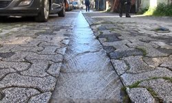 Ataşehir’de şebeke suyu israfı: Mahalleli çözüm bekliyor