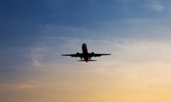 İran'dan bazı ülkelere uçak seferleri yeniden başladı