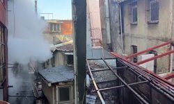 Kıvılcım koltuğa sıçradı, 5 katlı binada yangın çıktı