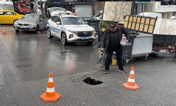 Şişli’de yağmur sonrası yol çöktü