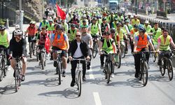 Yüzlerce kişi Sumud filosuna destek için pedal çevirdi