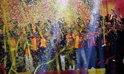 Şampiyon Galatasaray kupasına kavuştu