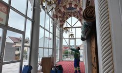 Arnavutköy'de camiler bayrama hazır