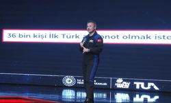 Alper Gezeravcı öğrencilerle buluştu