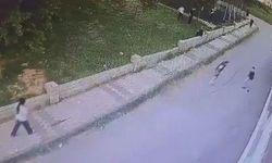 Büyükçekmece’de parkta dehşet anları: Bıçaklı saldırı kamerada