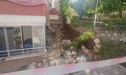 Büyük gürültüyle çöken duvar paniğe neden oldu