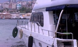Fatih'te demirlenen teknelerde hırsızlık
