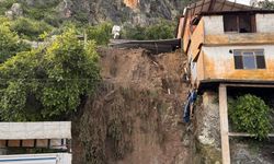 Hatay'da sağanak nedeniyle tek katlı ev çöktü
