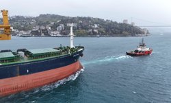 İstanbul Boğazı'nda makine arızası yapan gemi kurtarıldı