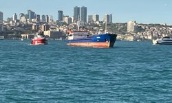 İstanbul Boğazı'nda gemi arızası; trafik askıya alındı