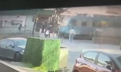 Tramvay hattında can pazarı: Motosikletli ağır yaralandı
