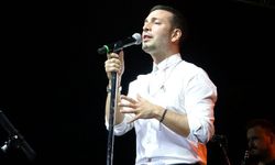 Oğuzhan Koç’tan marşlara mizahi yorum
