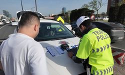 Kadıköy’de sıkı denetim: Kaldırımı kullanan motosikletlilere işlem yapıldı