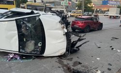 İki aracın karıştığı kazada devrilen otomobilin sürücüsü yaralandı