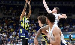 Fenerbahçe: 60 - A. Efes: 59