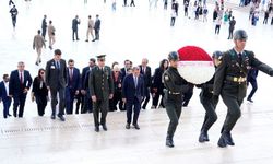 Başkan Özbek, kurullarıyla birlikte Anıtkabir’i ziyaret etti