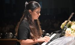 Minik piyanistler yıl sonu dinletisinde sahne aldı