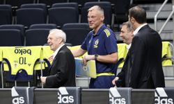 Aziz Yıldırım ve yönetim kurulundan, Fenerbahçe Beko'ya başarı dileği