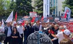 Memurlar taleplerini "sabır taşı" ile dile getirdi