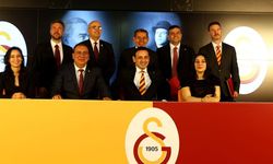Galatasaray'da yeni yönetim mazbatalarını aldı