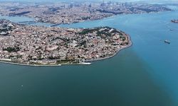Boğaz’da renk şöleni: Karadeniz’in turkuaz suları Marmara ile buluştu