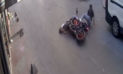 Cadde üzerinde kaza: Scooterlı çocuğa motosiklet çarptı