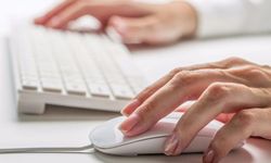 Uzmanı uyardı: "Uzun süre klavye ve mouse ile çalışanlarda görülüyor"