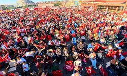 Sabahın erken saatlerinde milli coşku: Esenyurt’ta dev ekran buluşması