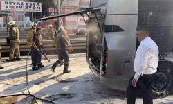 Metrobüsün motoru alev aldı: Yolcular tahliye edildi