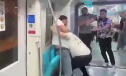 Marmaray'da yumruklu kavga