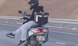 Ümraniye'de seyir halindeki motokuryenin tehlikeli yolculuğu