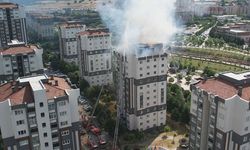 Küçükçekmece'de bina yangını