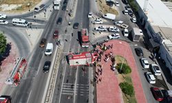 Büyükçekmece'de itfaiye aracı devrildi