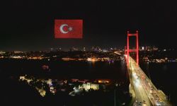 15 Temmuz'un 10. Yılında Şehitler Köprüsü'nde Dron Gösterisi