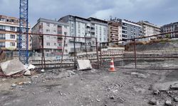Avcılar'da katlı otopark inşaatında çalışan işçi 15 metreden aşağı düştü
