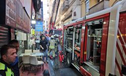 Beyoğlu İstiklal Caddesi'nde iş yerinde korkutan yangın