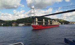İstanbul Boğazı'nda arızalanan gemi çekildi; trafik yeniden açıldı