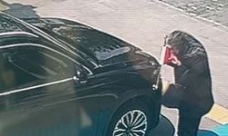 Bayrağa duyduğu saygı gönülleri ısıttı