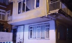 Üsküdar’da dört katlı binanın balkonu çöktü