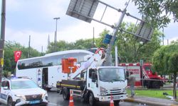 Eyüpsultan'da yolcu otobüsü otomobile çarptı: 2'si ağır 30 yaralı