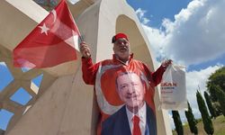 15 Temmuz Şehitler Anıtı'nda duygusal anlar! Kilometrelerce yol kat etti