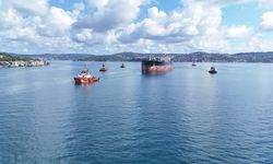 4 aydır Kilyos'ta bekleyen petrol tankeri Boğaz'dan geçti