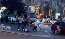 Gaziosmanpaşa'da sokak ortasında kavga kamerada