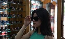 Güneş gözlüğü seçerken buna dikkat! Yanlış tercih görmeyi tehdit edebilir
