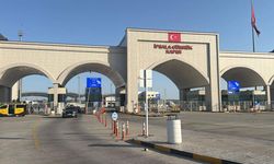Yunanistan'a açılan sınır kapılarında giriş ve çıkışlar durdu