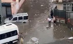 Ev ve iş yerlerini su bastı, araçlar sular altında kaldı!